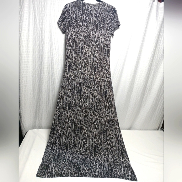 Coolibar Ladies Dounelle Maxi Dress. Size S - Picture 2 of 8